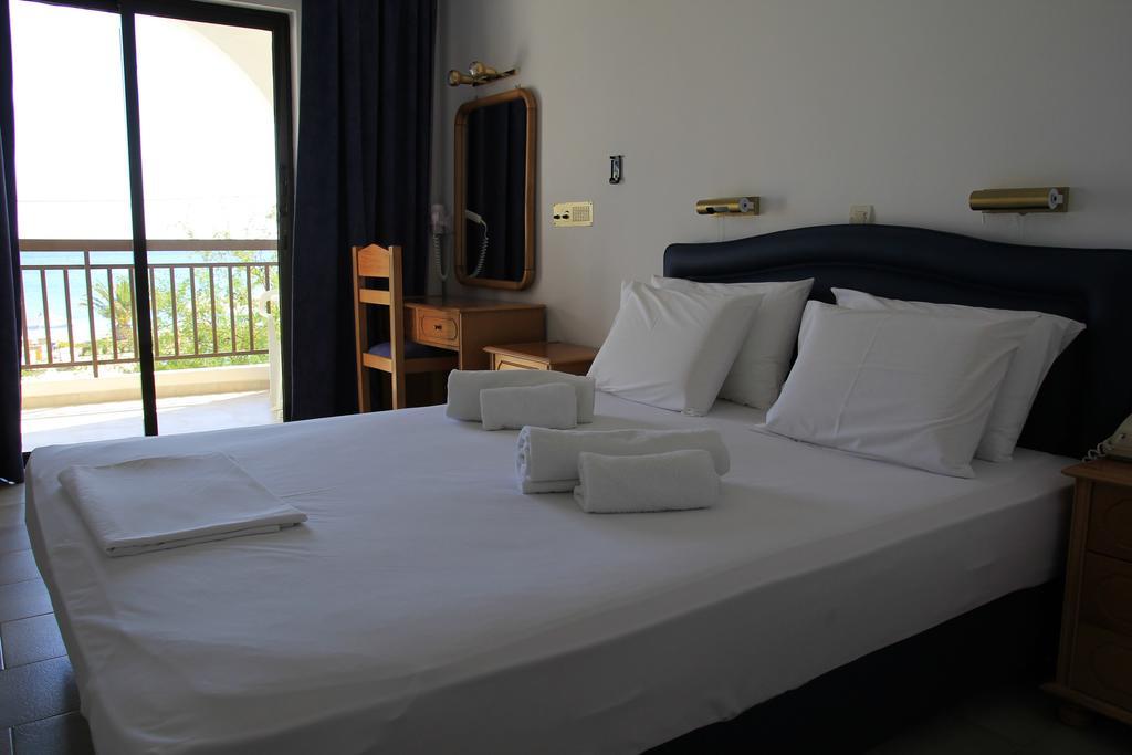 Mediterranean Hotel การ์ปาตอส ภายนอก รูปภาพ