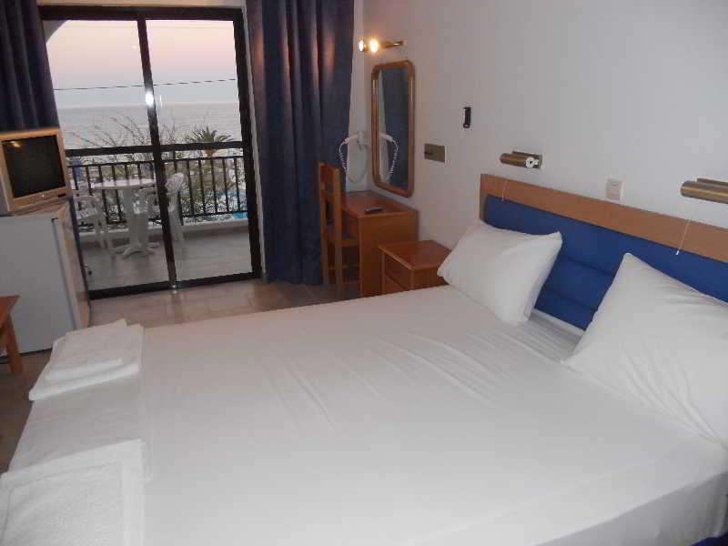 Mediterranean Hotel การ์ปาตอส ภายนอก รูปภาพ